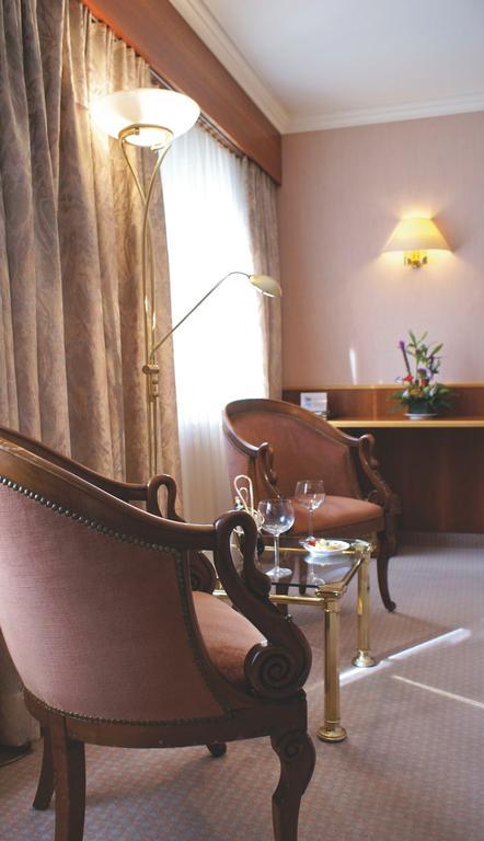 Hotel Forum Martigny Экстерьер фото